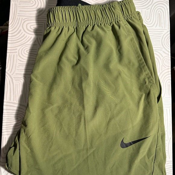 NWT Nike Flex Dri-fit Joggers - Picture 3 of 6